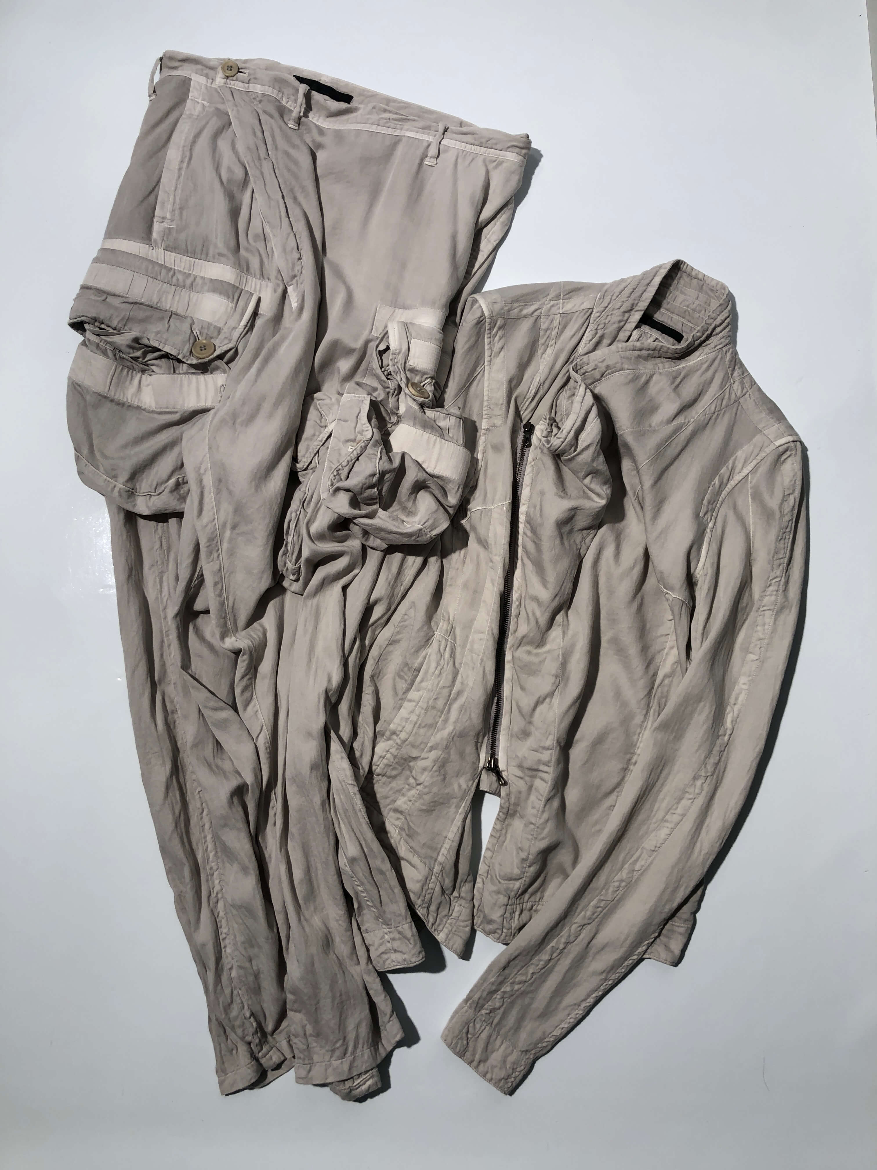 julius 2012 edge; white dyeing suit